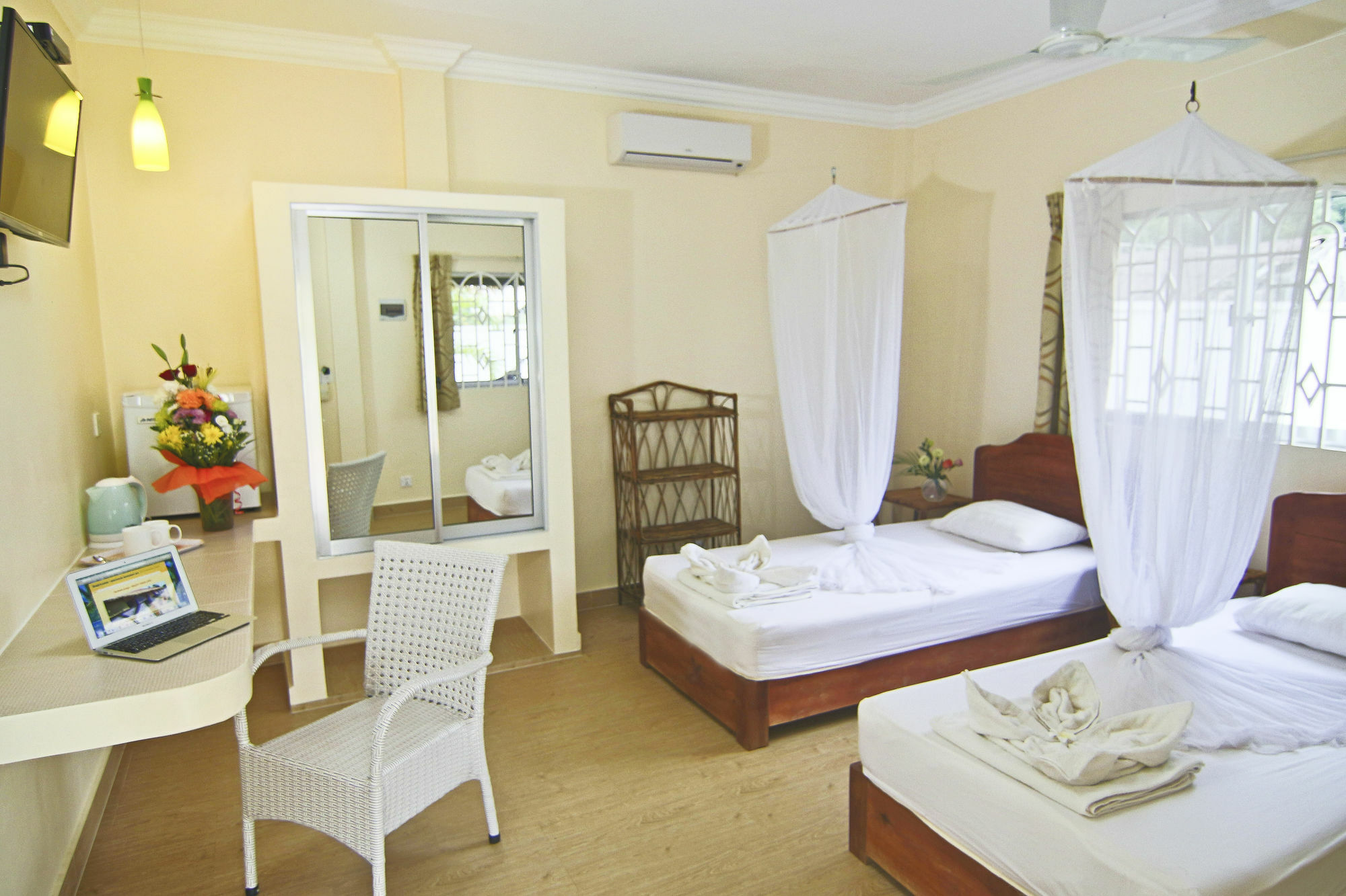 Sunset Lounge Hotel Sihanoukville Exterior foto