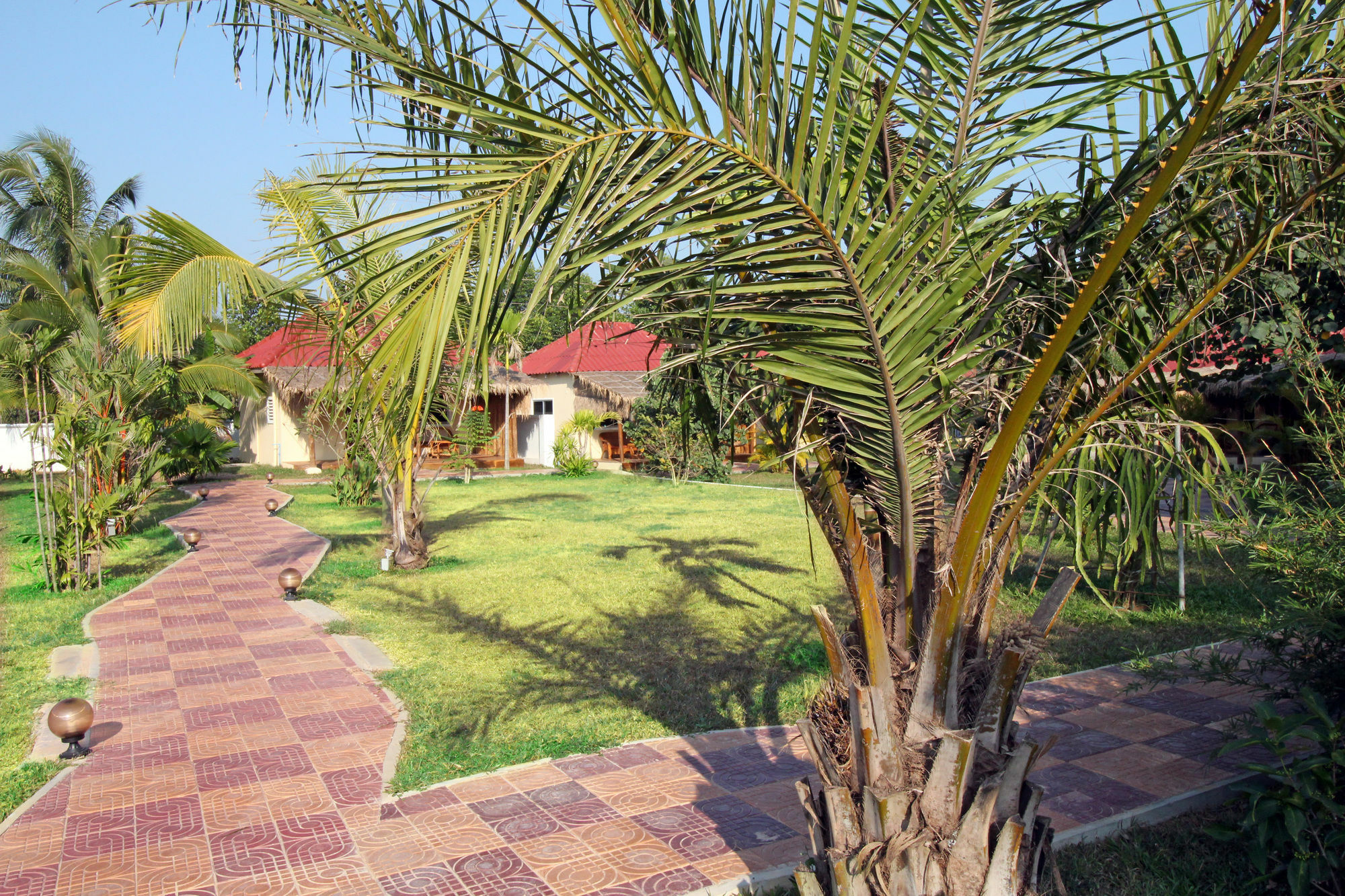 Sunset Lounge Hotel Sihanoukville Exterior foto